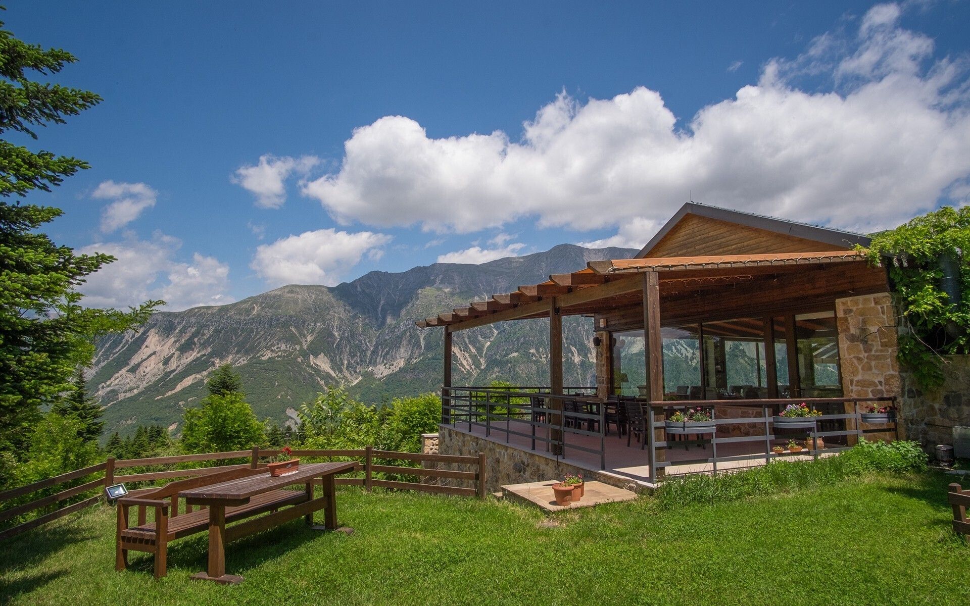 ΔΙΑΜΟΝΗ ΣΤΟ ORIZONTES TZOUMERKON HOTEL 5* ΜΕ ΤΟ Ι.Χ. ΣΑΣ