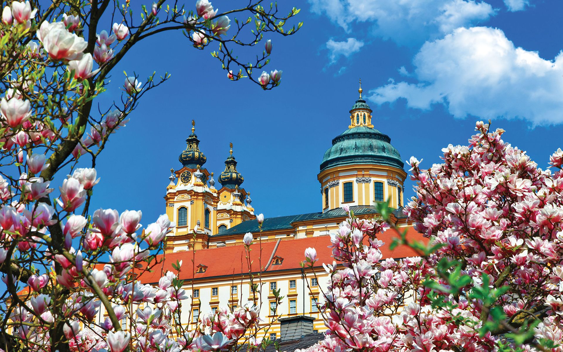 ΑΓΙΟΥ ΠΝΕΥΜΑΤΟΣ ΣΤΗΝ ΠΡΑΓΑ - ΜΙΑ ΜΑΓΙΚΗ CITY ΑΠΟΔΡΑΣΗ