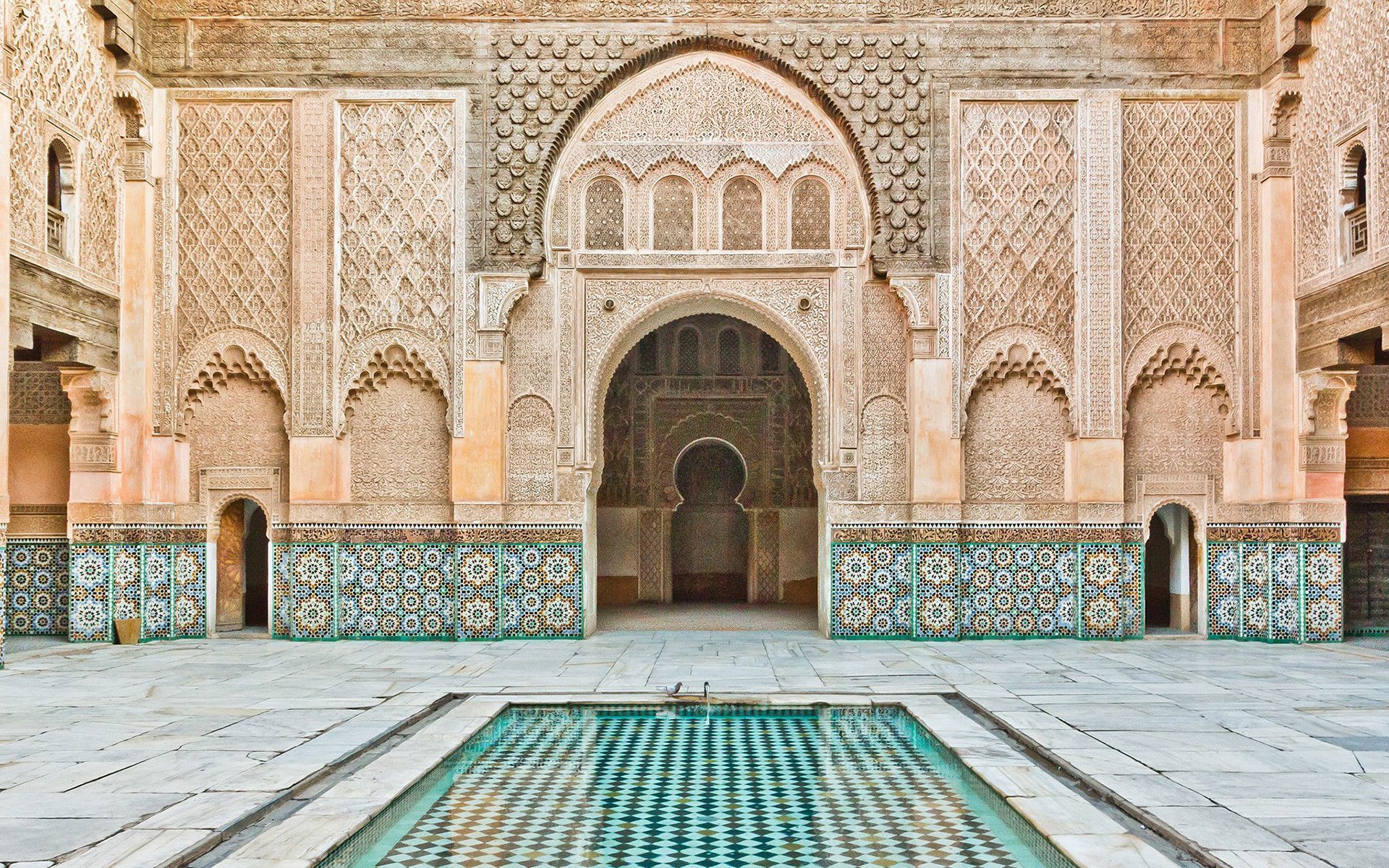 ΑΥΤΟΚΡΑΤΟΡΙΚΟ ΜΑΡΟΚΟ ΜΕ ΤΑΓΓΕΡΗ, ΠΑΣΧΑ & ΠΡΩΤΟΜΑΓΙΑ