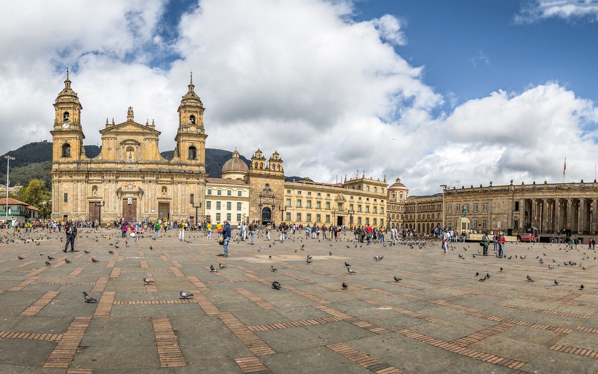 ΠΑΝΟΡΑΜΑ ΚΟΛΟΜΒΙΑΣ ΜΕ ΜΑΘΗΜΑΤΑ ΣΑΛΣΑ ΣΤΗΝ ΟΜΟΡΦΗ ΚΑΡΘΑΓΕΝΗ