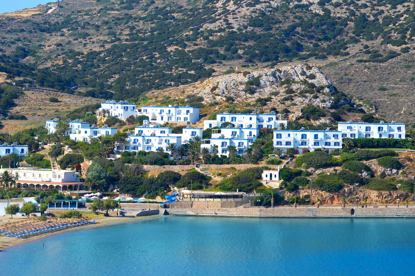 ΚΑΛΟΚΑΙΡΙ ΣΤΟ DOLPHIN BAY 4* ΣΤΗ ΣΥΡΟ ΜΕ ΤΟ Ι.Χ. ΣΑΣ