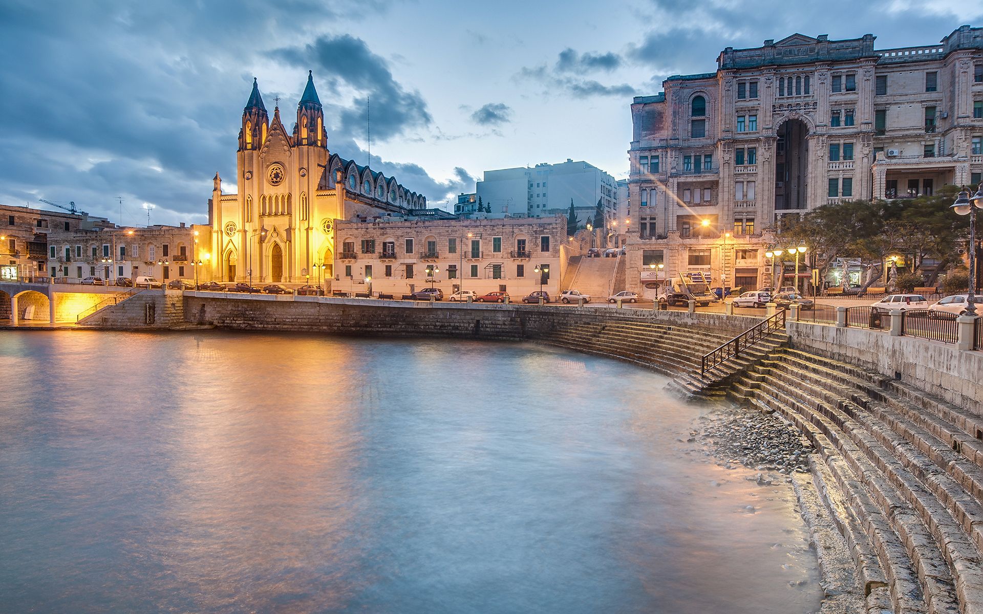 ΜΑΛΤΑ - ΖΗΣΤΕ ΤΗΝ ΑΝΟΙΞΗ ΣΤΗ ΜΕΣΟΓΕΙΟ