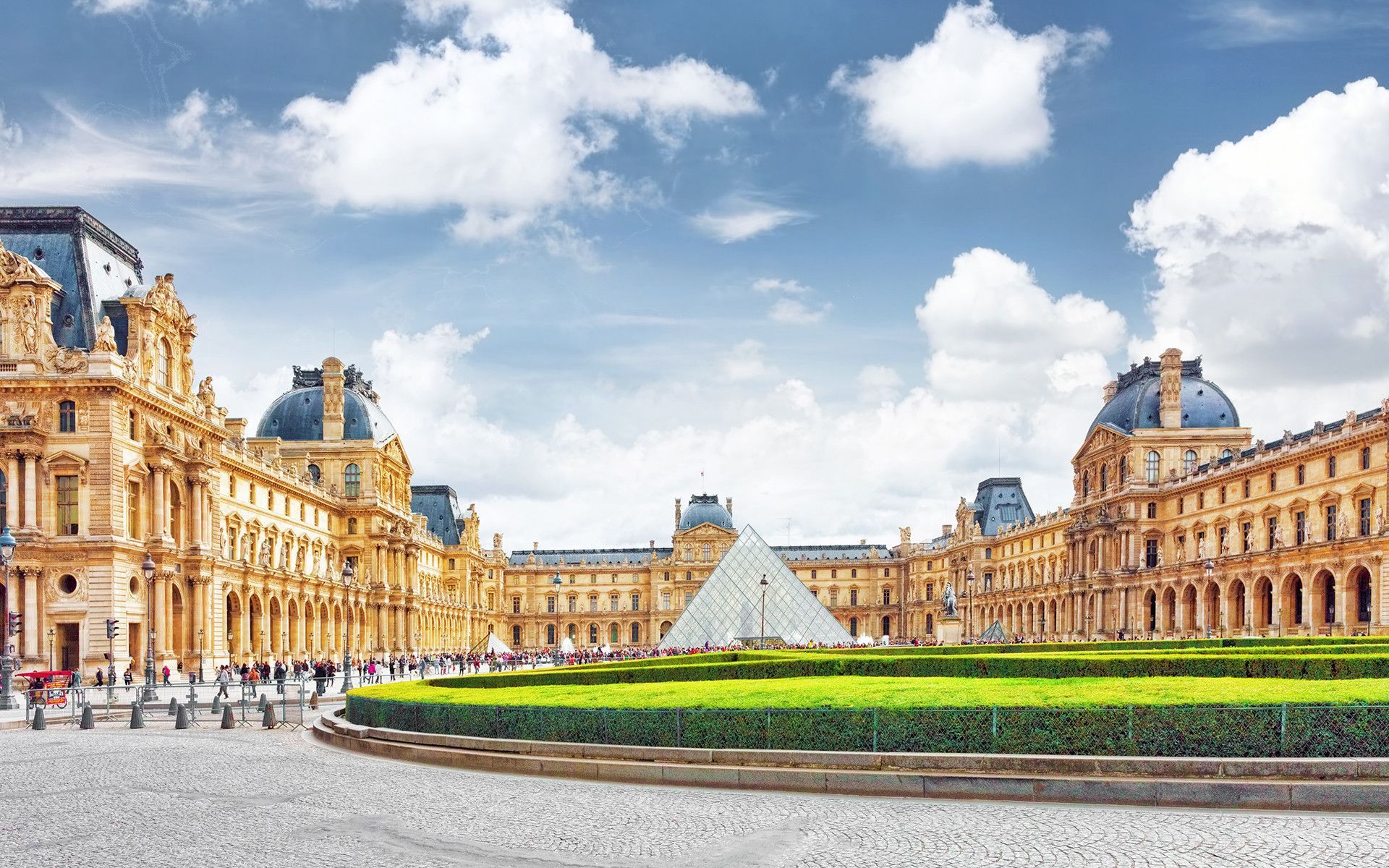 ΑΓΙΟΥ ΠΝΕΥΜΑΤΟΣ ΣΕ  ΠΑΡΙΣΙ & ΜΑΓΕΥΤΙΚΗ DISNEYLAND