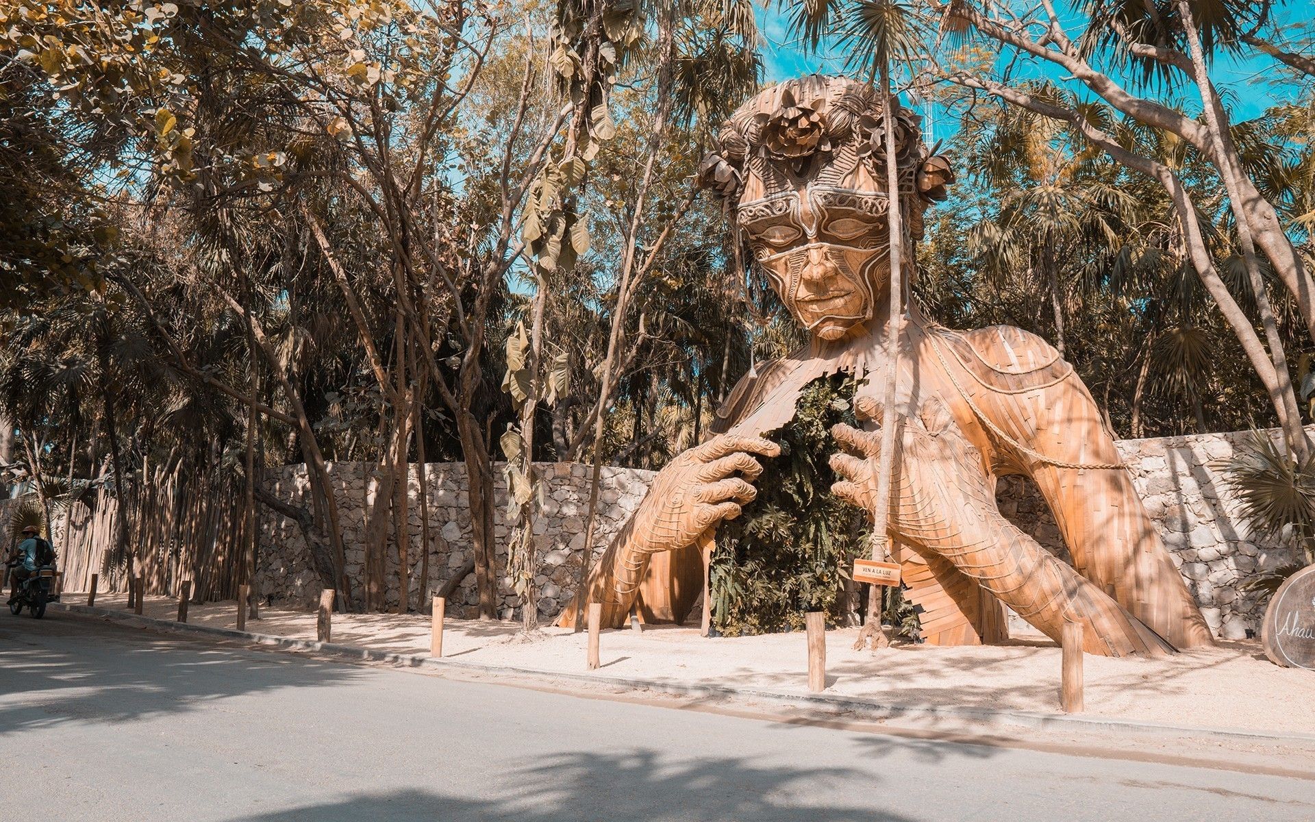 ΣΤΟ ΙΣΤΟΡΙΚΟ ΜΕΞΙΚΟ ΜΕ ΧΕΡΣΟΝΗΣΟ ΓΙΟΥΚΑΤΑΝ