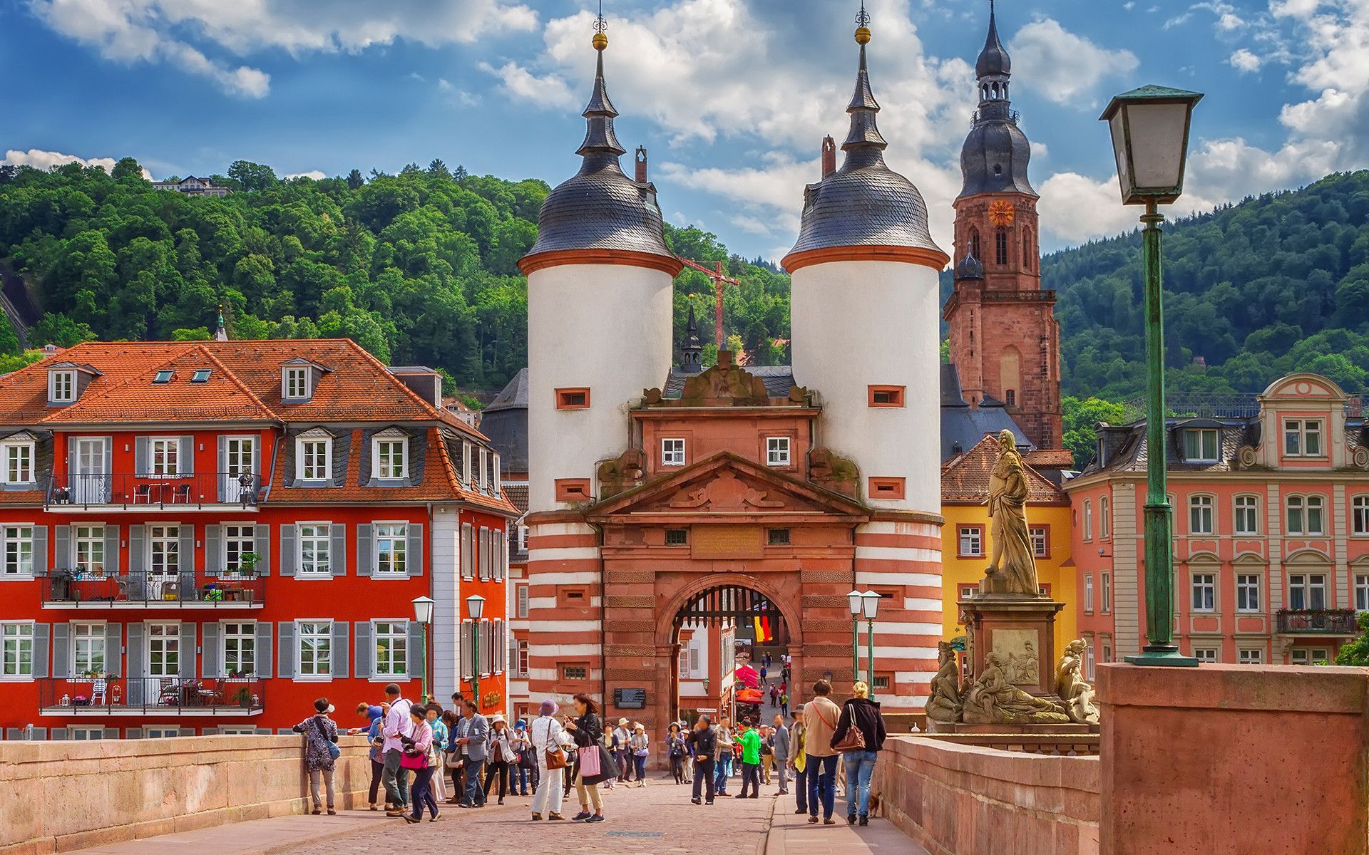 ΠΡΩΤΟΜΑΓΙΑ ΣΤΗ ΧΑΪΔΕΛΒΕΡΓΗ & ΜΕΛΑΝΑ ΔΡΥΜΟ